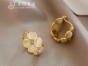 ZRE-AEERING 2023 New Design Sense White and Green Opals Round Hoop Earrings for Women‘s Korean Fashion Jewelry Luxury Shiny Accessories