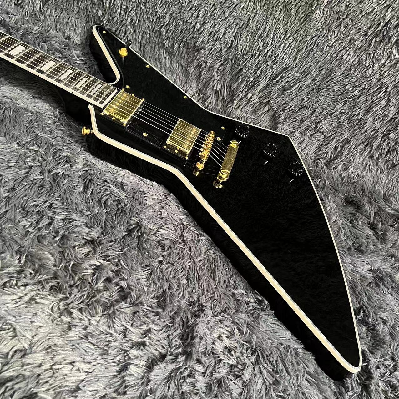 Explorer-Electric-Guitar-Rosewood-Fingerboard-Black-Color-Golden-Hardware-High-Quality-Guitarra-Free-Shipping