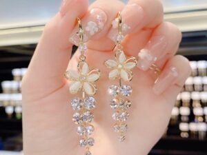 ZRE-AEERING Exquisite Opal Flower Earrings For Women Rhinestone Long Tassel Zircon Earring Girls Wedding Party Temperament Jewelry 2022 New