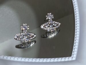 ZRE-AEERING Korean Style Fashion Delicate Zircon Stud Earrings For Women Girl Luxury Saturn Earrings Simple Temperament Party Jewelry Gifts