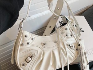 ZRE-AEWBAG New Women's Bag Fashionable and Westernized Liuding Motorcycle Versatile Dumpling Bag Single Shoulder Crossbody Bag